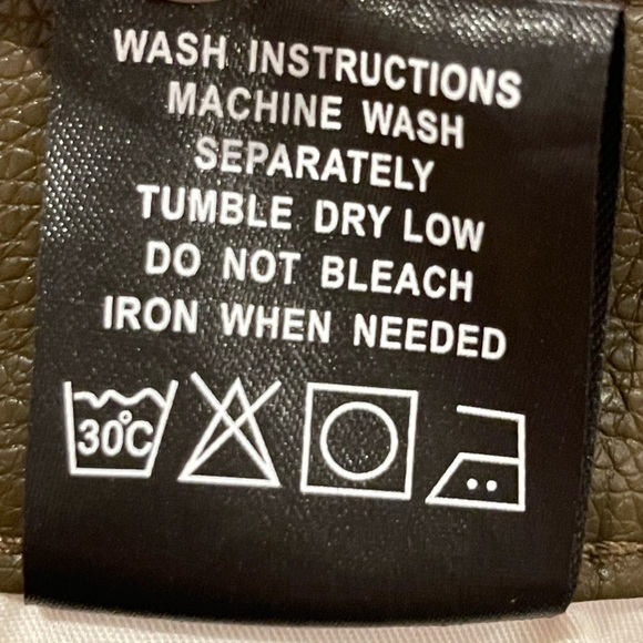 Valabasas Flare Stacked RARE Faux Leather Olive Green Cargo Pants Size 30 EUC - Picture 11 of 12